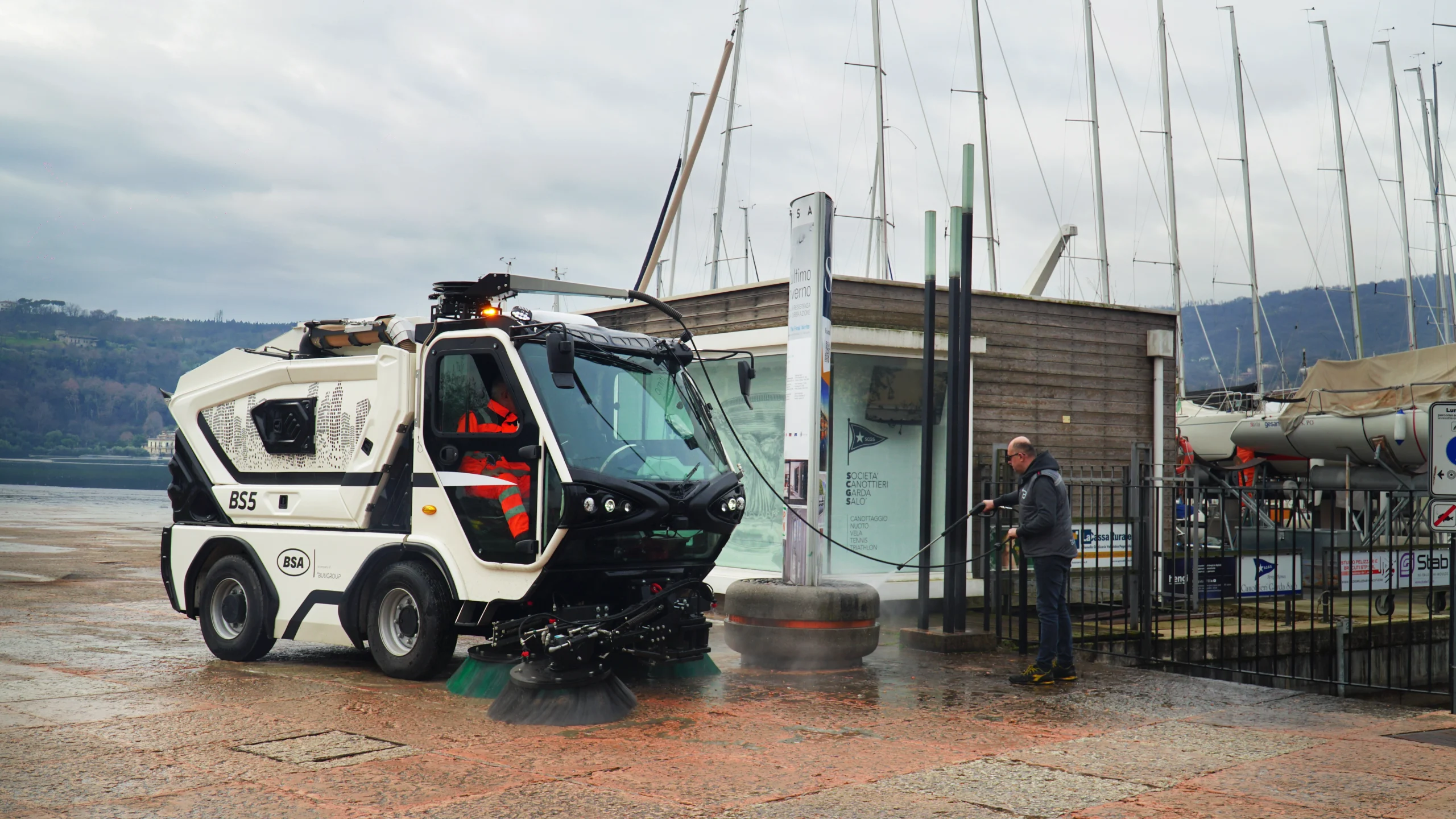 spazzatrice stradale bs5 per la pulizia delle strade