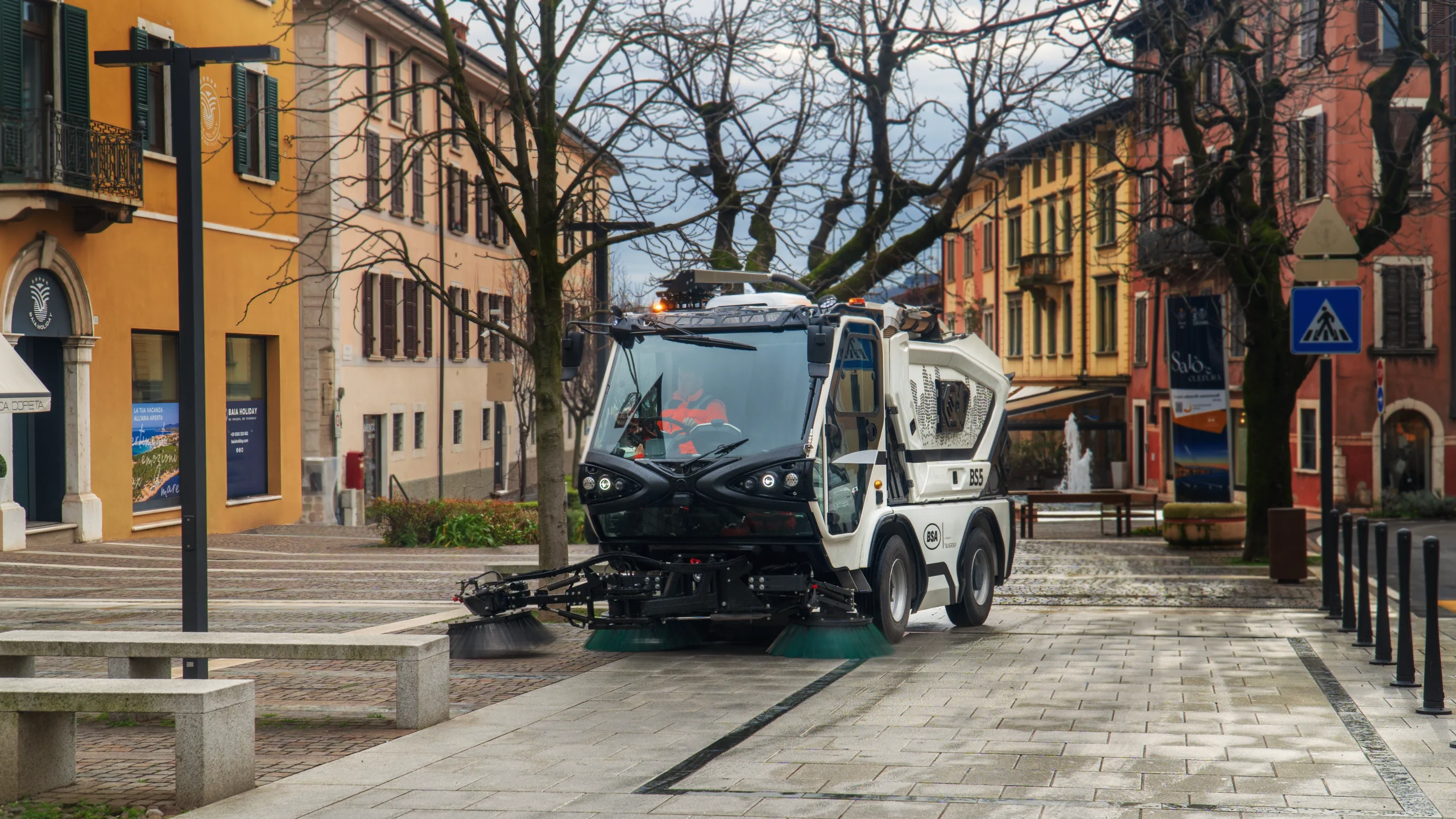 spazzatrice stradale bs5 per la pulizia delle strade