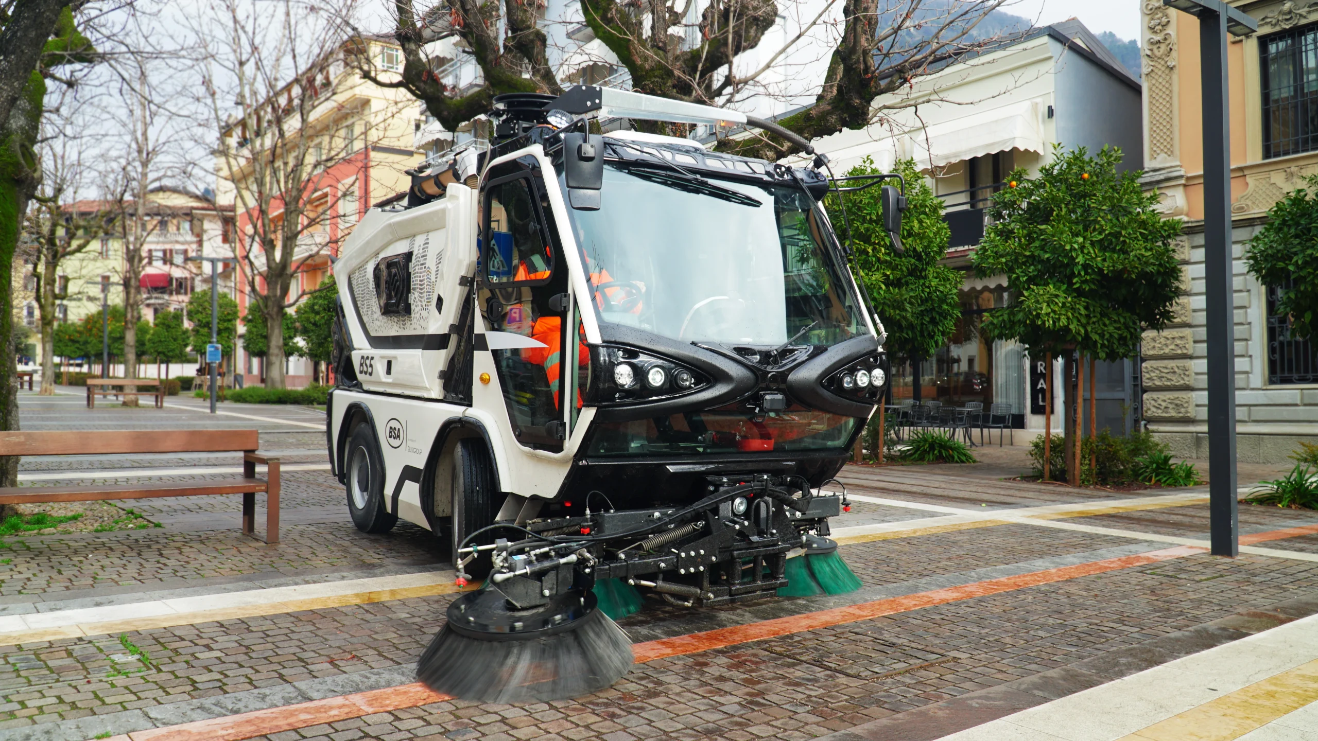 spazzatrice stradale bs5 per la pulizia delle strade